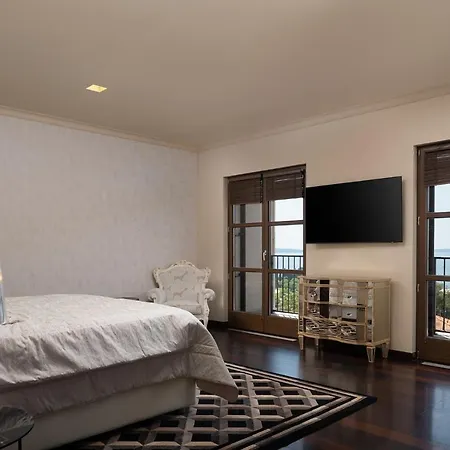 Villa Exclusive Marnano - Center Split