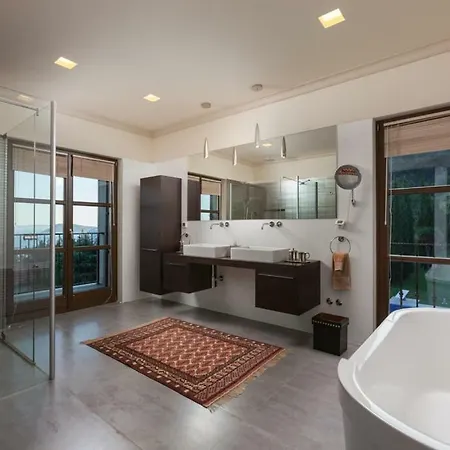 Exclusive Marnano - Center * Split