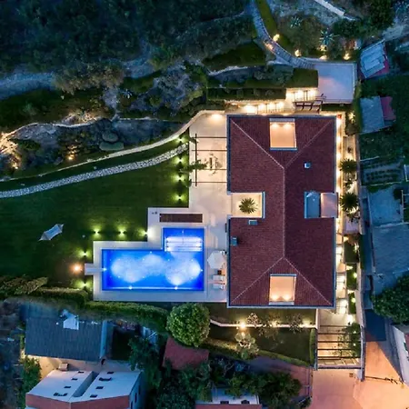 Villa Exclusive Marnano - Center Split