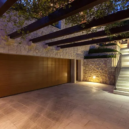 Exclusive Marnano - Center 스플리트